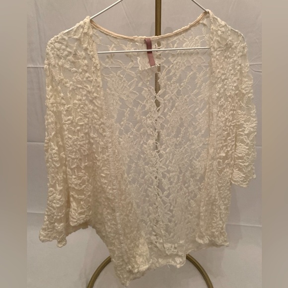 Mauve Sweaters - WHITE lace half sleeve cardigan Medium